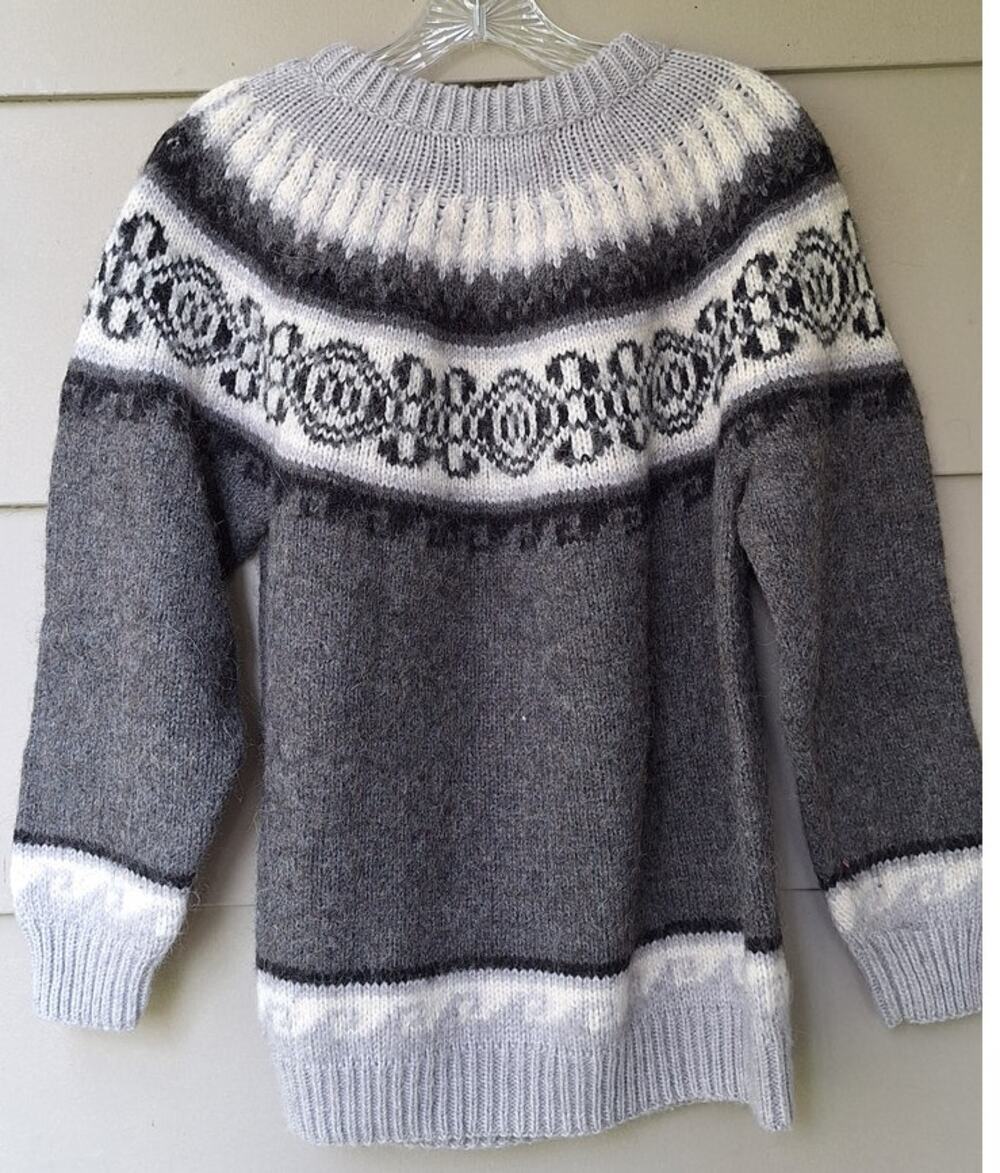 The Alpaca Connection Knit Sweater Handmade in Peru Gray White Size M Fair Isle